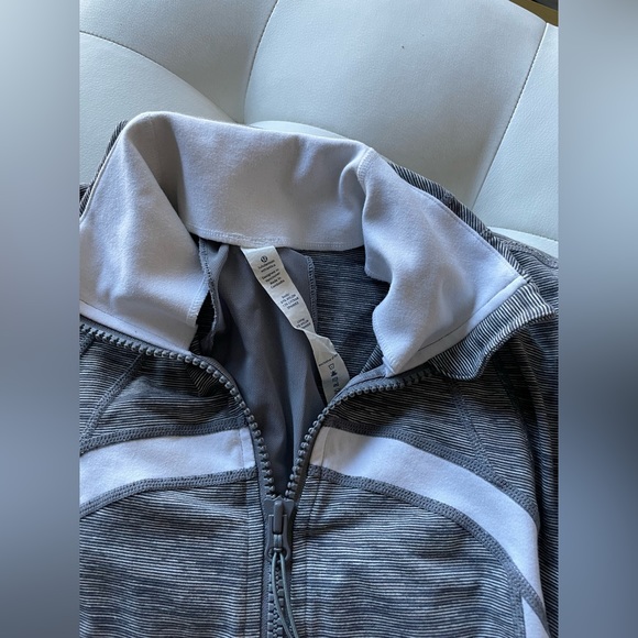Lululemon jacket - Picture 2 of 5